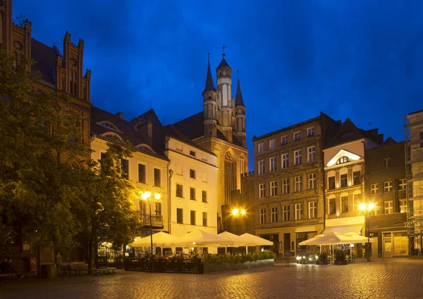 Torun 'daki pazar meydanındaki merkez postane. Polonya