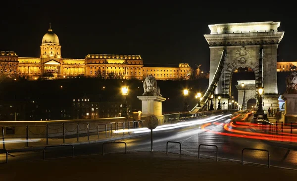 Széchenyi Lánchíd Királyi Palota Budapesten Magyarország — Stock Fotó