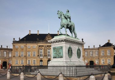 Kopenhag 'daki Amalienborg' da Frederik V 'in Binicilik Heykeli. Danimarka