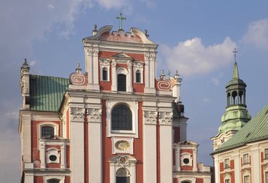 Ebedi Yardımsever Meryem Ana 'nın üniversite kilisesi, Aziz. Poznan 'daki Mary Magdalene ve St. Stanisaw Bishop (Poznan Fara) ve Jesuits College. Polonya  