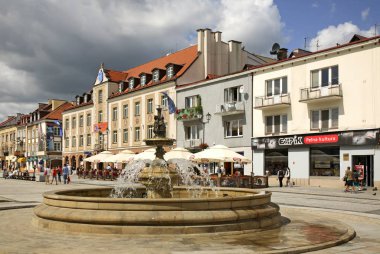 Bialystok 'taki Kosciuszko Pazar Meydanı' ndaki çeşme. Polonya