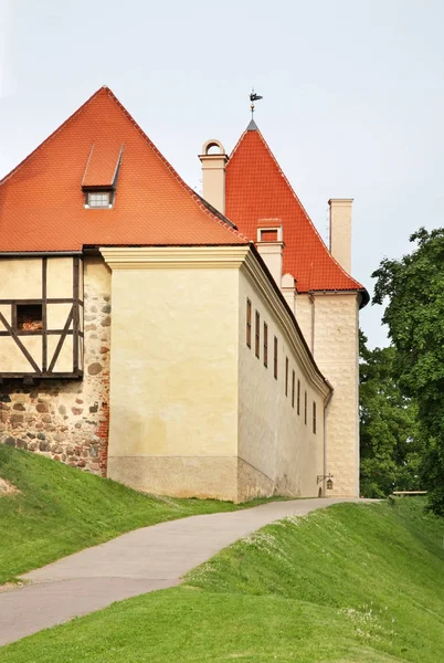 Замок Бауска Бабка Латвия — стоковое фото