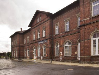 Jablonne ve Podjestedi 'deki tren istasyonu. Çek Cumhuriyeti