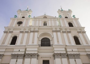 Grodno 'daki Sovyet meydanında Aziz Francis Xavier Katedrali. Beyaz Rusya