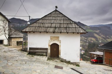 Jajce 'deki Dizdareva czamija (cami). Bosna-Hersek