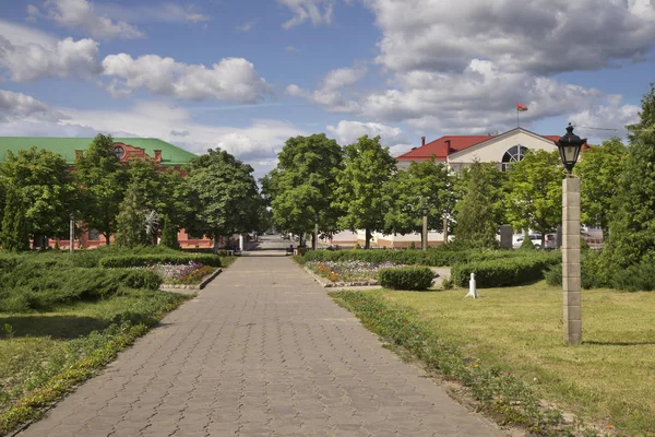 Парк Центральной Площади Лепеле Беларусь — стоковое фото