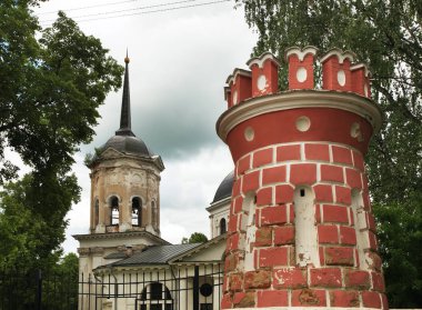 Yaropolets köyündeki Zagryazhsky malikanesinde John Baptist Kilisesi. Volokolamsk bölgesi. Rusya