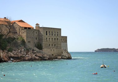 Sveti Stefan 'ın manzarası. Karadağ