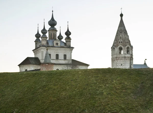 米迦勒大教堂和尤里耶夫 波尔斯基的米迦勒大教堂的钟楼 弗拉迪米尔州俄罗斯 — 图库照片