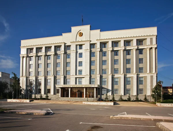 Akimat カラガンダの独立広場にある市役所 カザフスタン — ストック写真