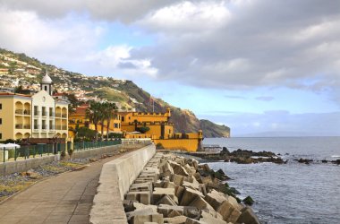 Funchal 'daki toprak seti. Madeira adası. Portekiz