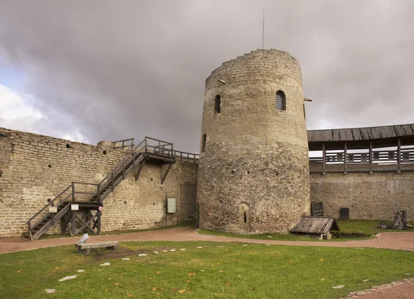 Torre Lukovka Bulbo Fortaleza Izborsk Rússia — Fotografia de Stock