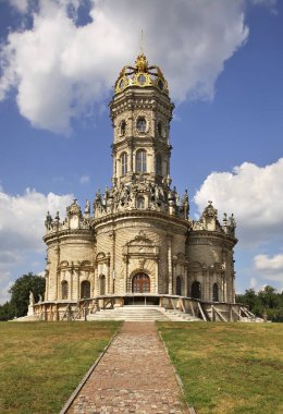 Dubrovitsy 'deki Meryem Ana Kilisesi (Znamenskaya Kilisesi). Podolsk bölgesi. Rusya