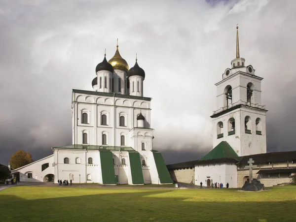 Cathédrale Trinité Krom Kremlin Pskov Russie — Photo