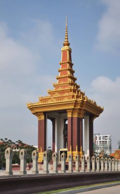 Kral Peder Norodom Sihanouk 'un Phnom Penh' deki Samdach Chounnath bahçesindeki heykeli. Kamboçya