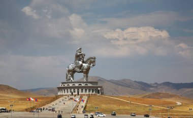 Tsonjin Boldog yakınlarındaki Cengiz Han Heykel Kompleksi. Moğolistan