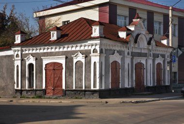 Gorno-Altaysk 'ta tüccar Tobokov' un eski şarap dükkanı. Altai Cumhuriyeti. Rusya