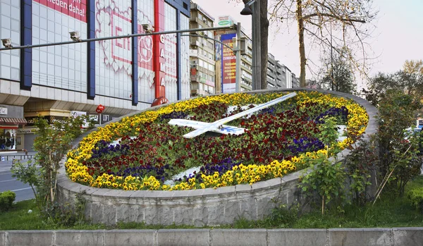 Ansicht Der Blumenuhr Auf Dem Kzlay Platz Ankara Truthahn — Stockfoto