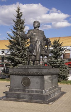 Sergiyev Posad 'daki Savva Mamontov anıtı. Rusya.