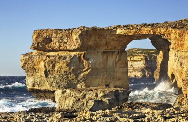 Gök Pencere - Gozo adasında tieqa zerqa. Dwejra Körfezi. Malta