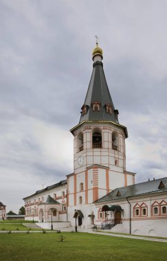 Valday Iversky Manastırı 'nın Çan Kulesi. Novgorod Oblastı. Rusya