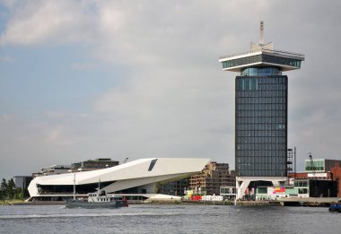 Amsterdam 'da bir su kütlesi. Hollanda