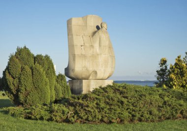 Gdynia 'daki Güney İskelesi' ndeki Joseph Conrad anıtı. Polonya