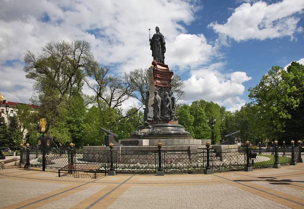 Μνημείο Της Αυτοκράτειρας Αικατερίνης Στην Πλατεία Αικατερίνης Στο Κρασνοντάρ Ρωσία — Φωτογραφία Αρχείου