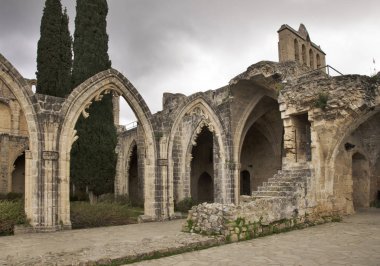 Kyrenia (Girne) yakınlarındaki Bellapais Manastırı. Kıbrıs