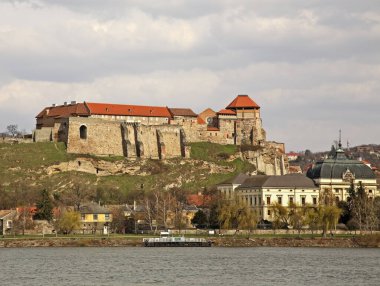 Esztergom 'daki kraliyet kalesi. Macaristan