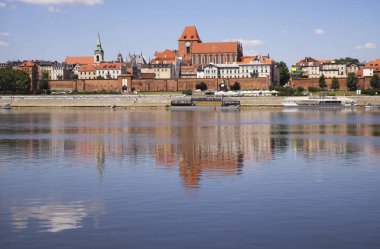 Torun kasabasının panoramik manzarası. Polonya