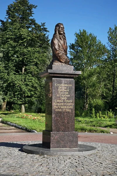 Памятник Саве Лукичу Владиславичу Рагузинскому Шлиссельбурге Ленинградская Область Россия — стоковое фото