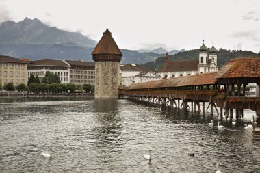 Kapellbrucke - Lucerne, Reussin 'deki Chapel Köprüsü. İsviçre