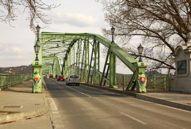 Sturovo 'daki Tuna Nehri üzerindeki Maria Valeria Köprüsü. Slovakya