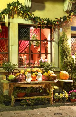 Varşova 'daki eski pazar meydanı. Polonya