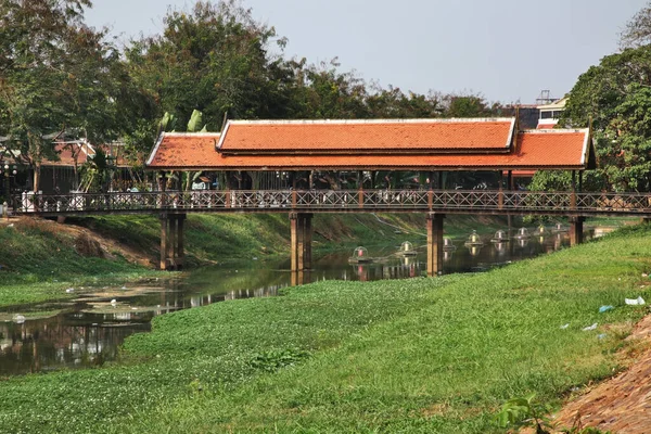 Covered Pedestrian Bridge Siem Reap River Siem Reap Siemreap Cambodia — Stock Photo, Image