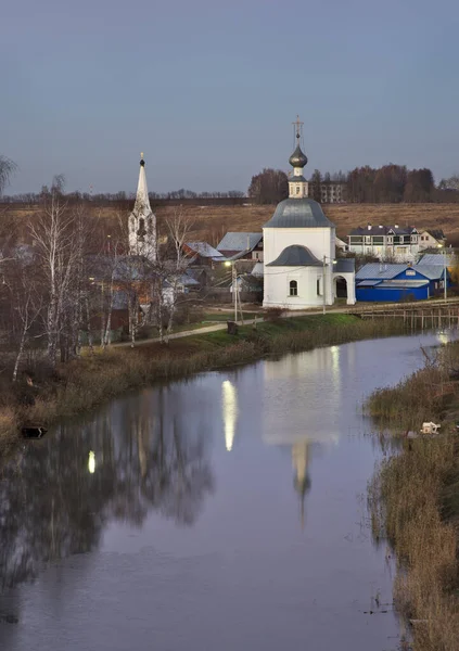 ジョン バプテストのキリスト降誕教会とスズダルの主のエピファニー教会 ウラジーミル ロシア — ストック写真