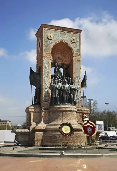 Monument Van Republiek Taksim Plein Estambeyoglu Istanbul Turkije — Stockfoto