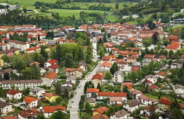Tolmin 'in manzarası. Slovenya