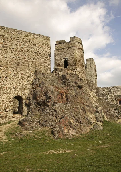 Руины Замка Левице Словакия — стоковое фото