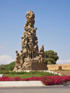 Famagusta 'daki zafer anıtı. Kıbrıs