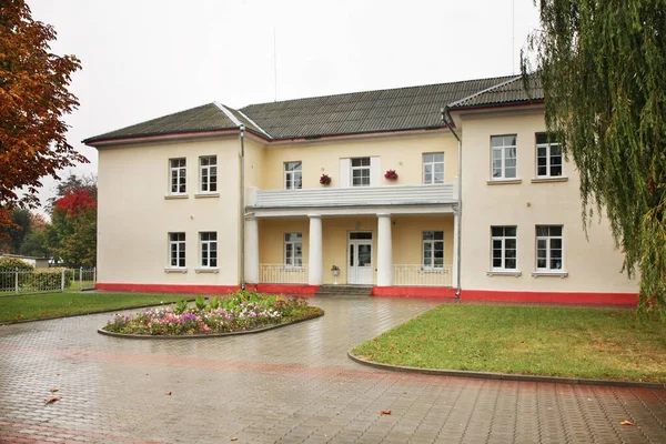 Iskolaépítés Baranovicsiben Fehéroroszország — Stock Fotó