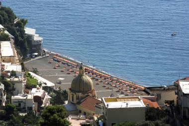 Pozitano. Spiaggia Grande, 300 metre uzunluğuyla Amalfi Sahili 'nin en büyük denizcisidir.