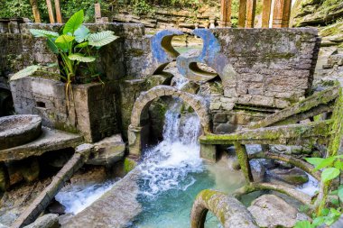 Şelale Sierra Gorda Meksika ve tropikal orman Xilitla bulut.