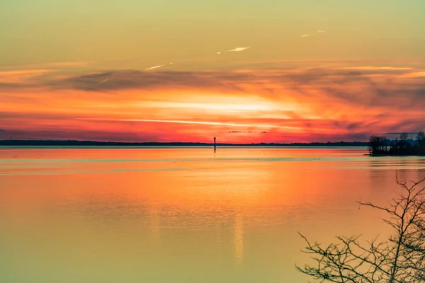 Scenic Shot Beautiful Sunset Lake — Stock Photo, Image