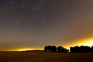 Star yollar ve göktaşları İsrail Negev Çölü üzerinde