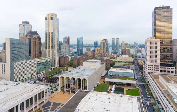 Lincoln Center en de omliggende gebouwen van bovenaf — Stockfoto
