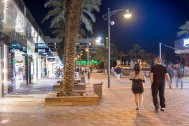 Eilat Promenade zevk insanlar