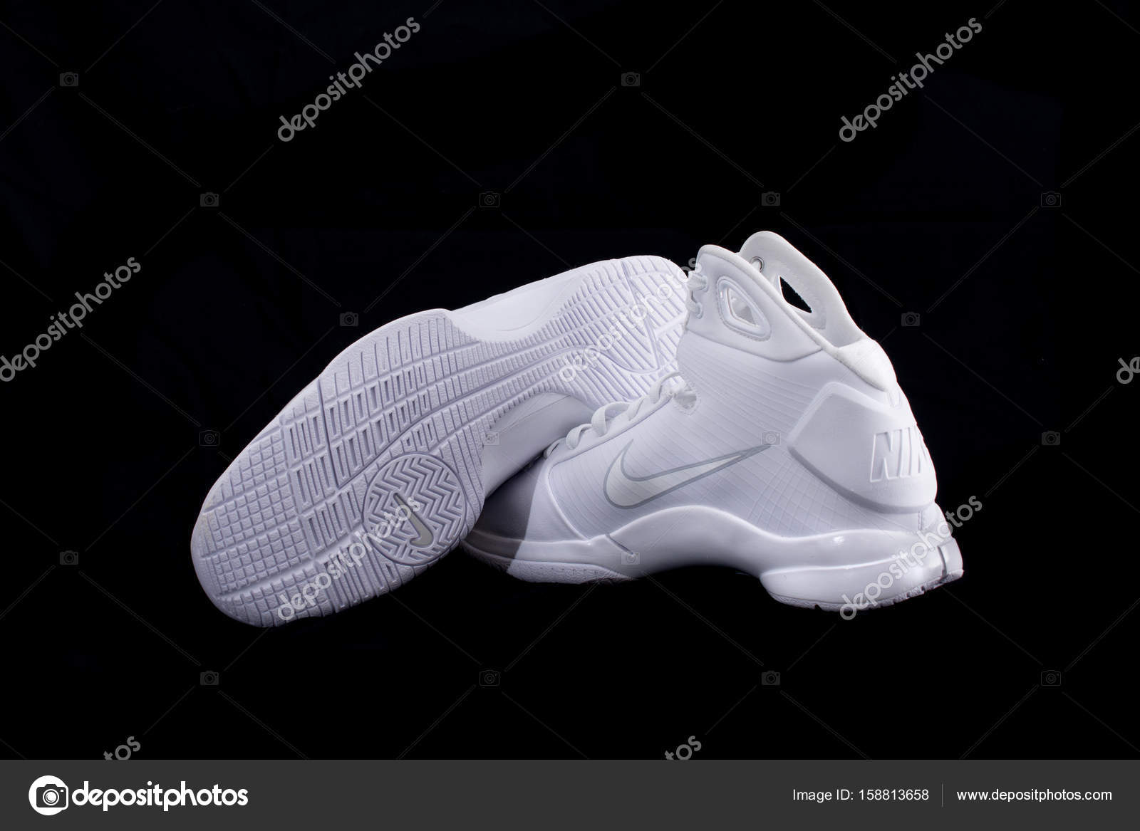 Basketball Shoes Sneakers – Stock 