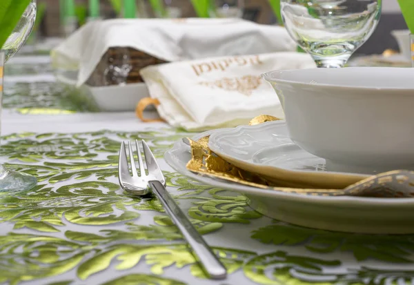 Ingericht Pascha Seder tafel in Tel Aviv, Israël — Stockfoto